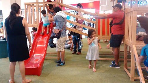 Patio De Niños, Plaza Norte.